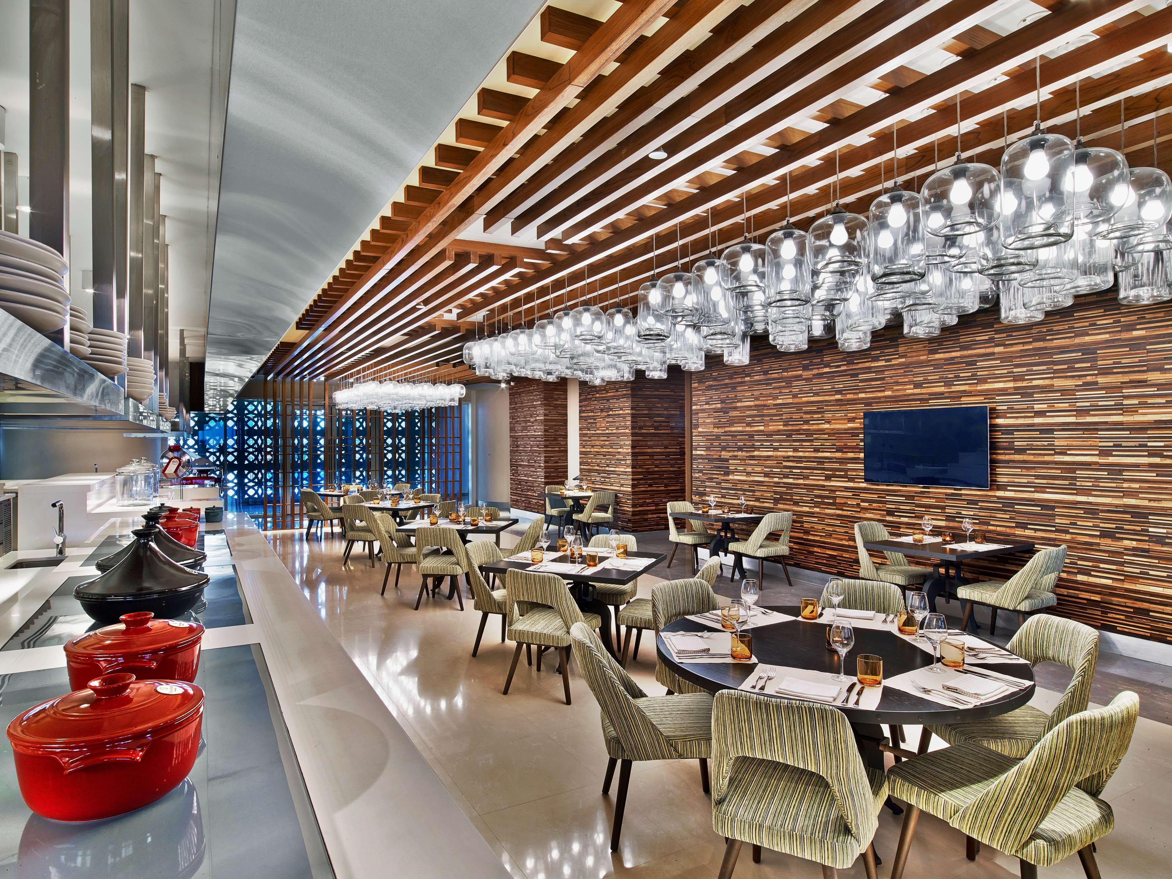 Hotel V Dubai, Curio Collection By Hilton 5*