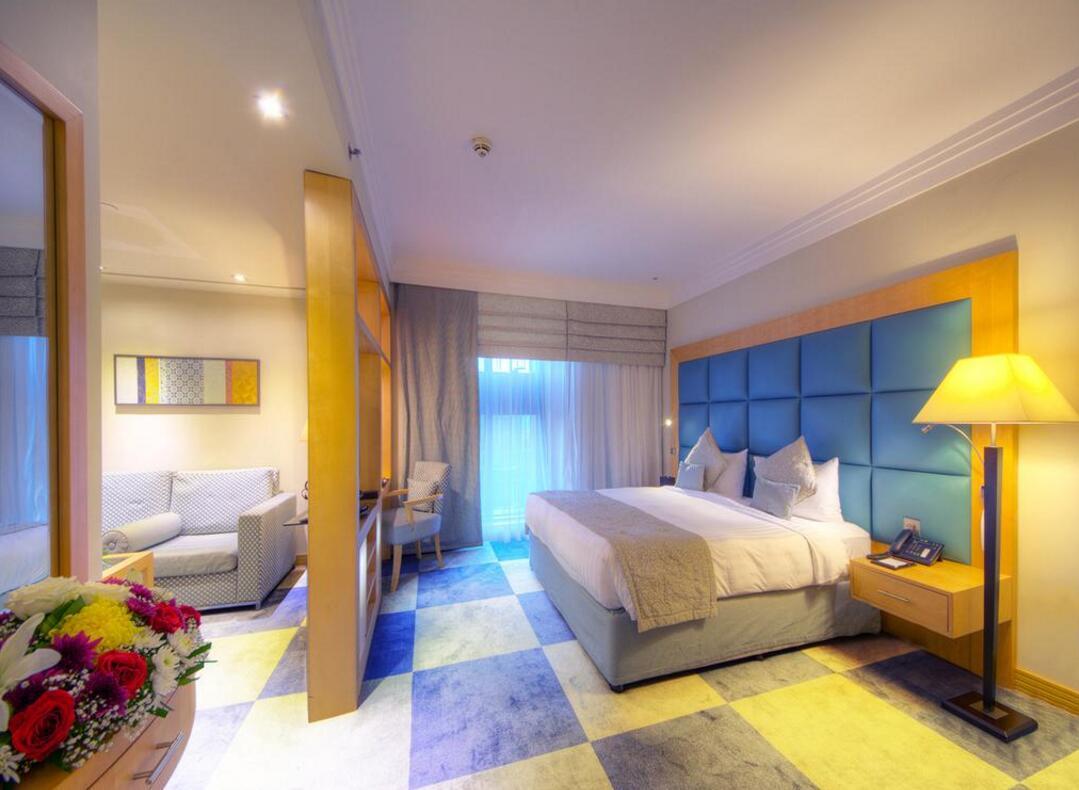 Halo Hotel 4*