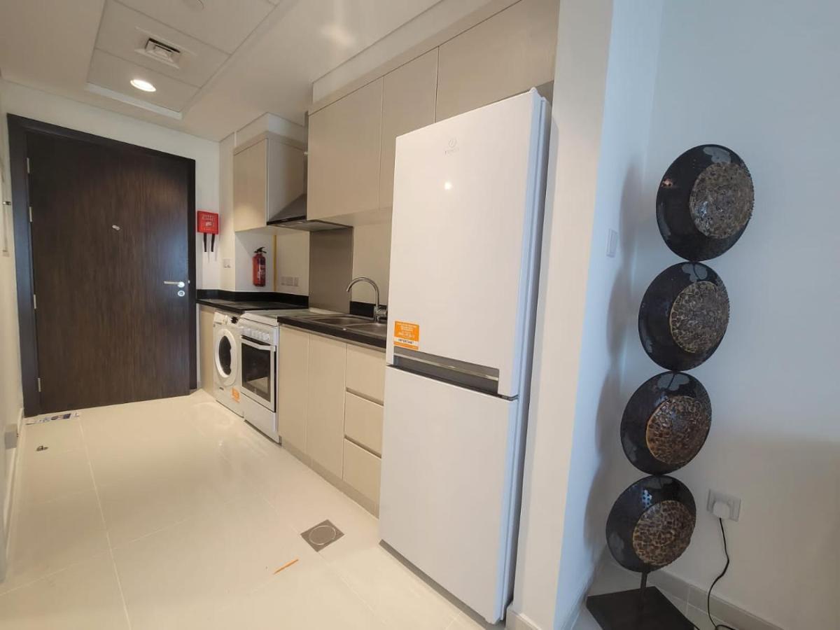 Heaven Escape Surrounded By Stunning Golf View High Floor -netflix-gym-pool -perfect Vacations Appartement Dubai