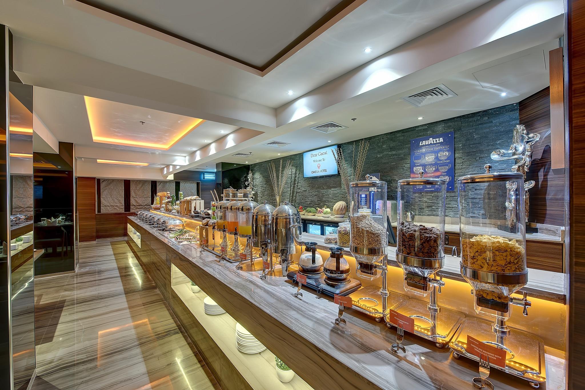 Omega Hotell 4*