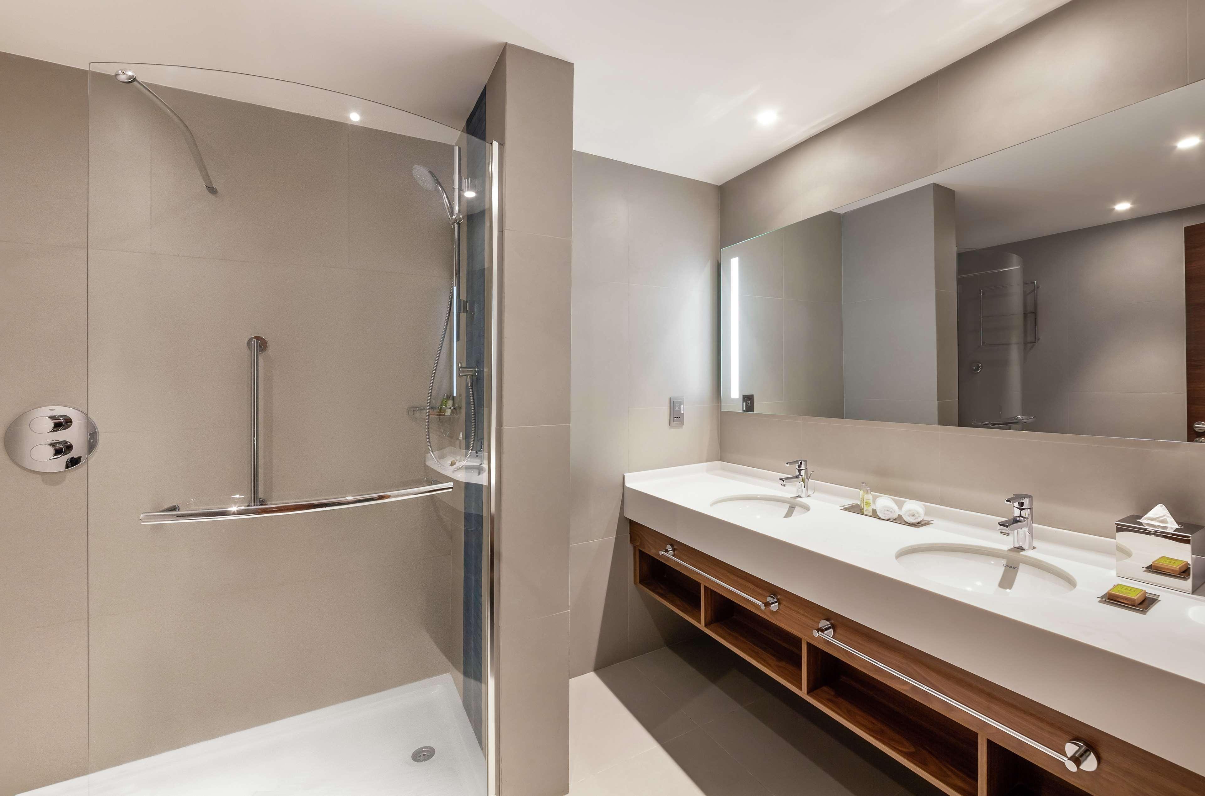 Doubletree By Hilton Al Jadaf Hotel 4*