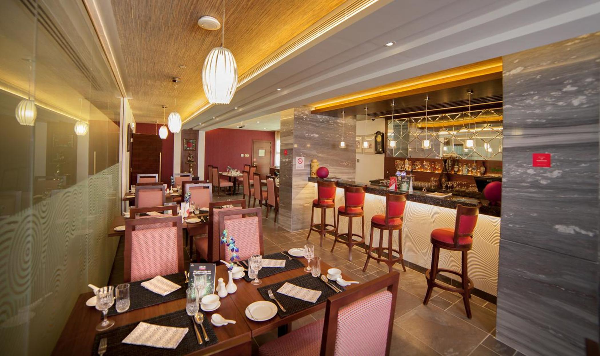 Raviz Center Point Hotel Dubai