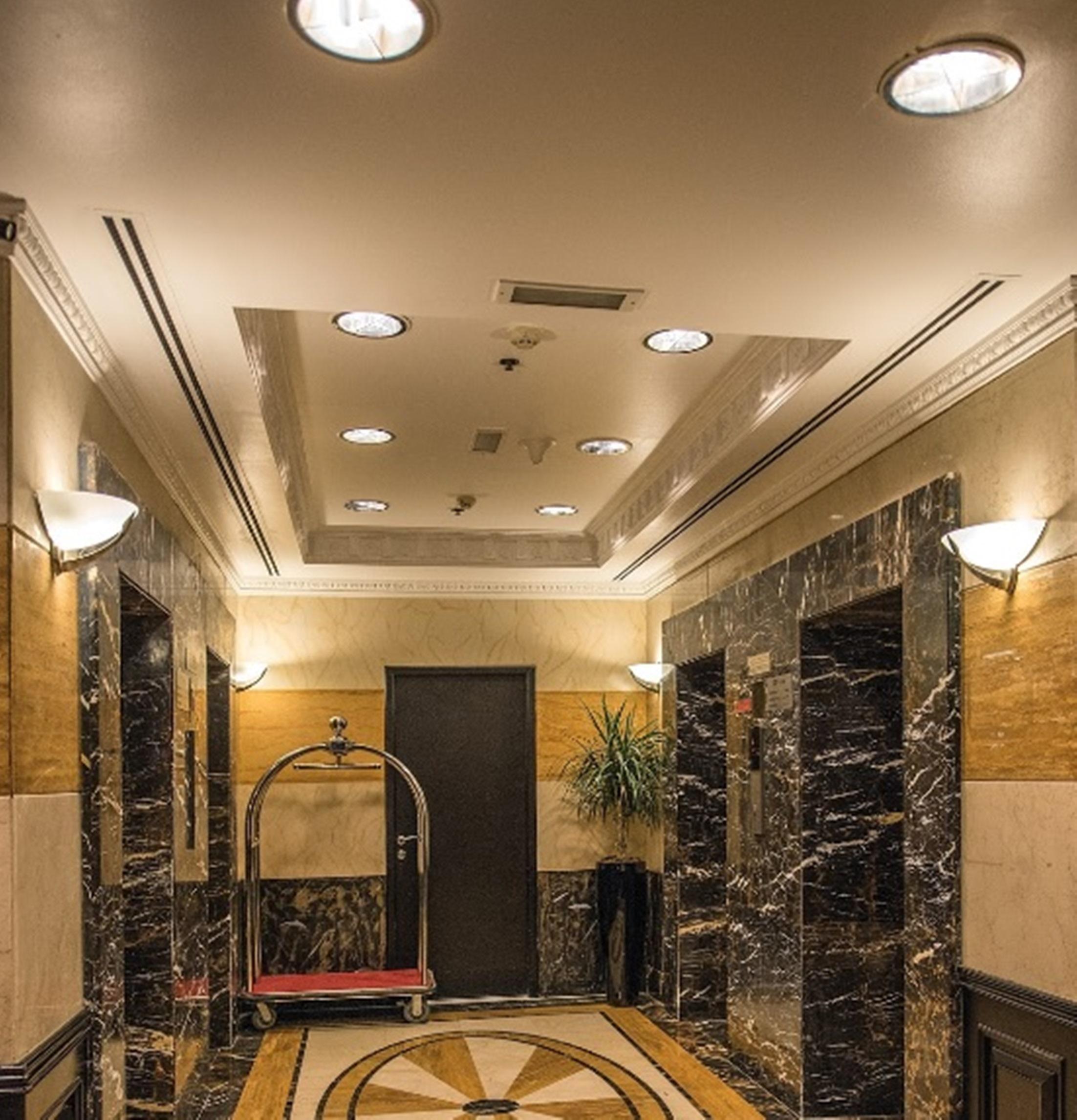 Emirates Grand Apartahotel