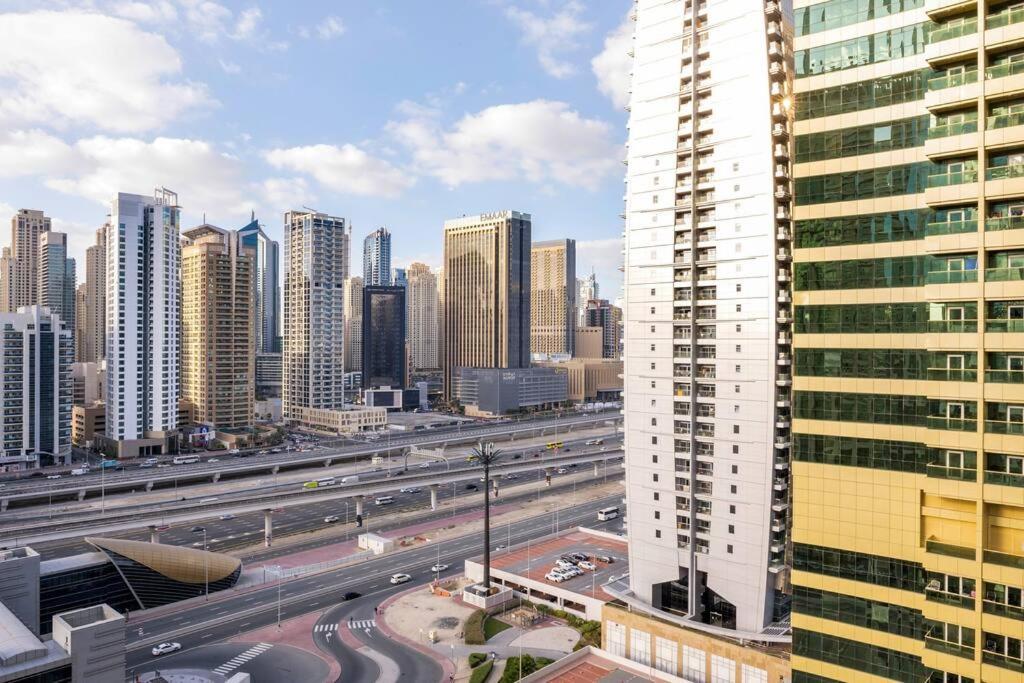La Buena Vida Homes - Luxe 1bd, Boutique Full Lakeview 1m To Metro, & Almas Tower Apartment *