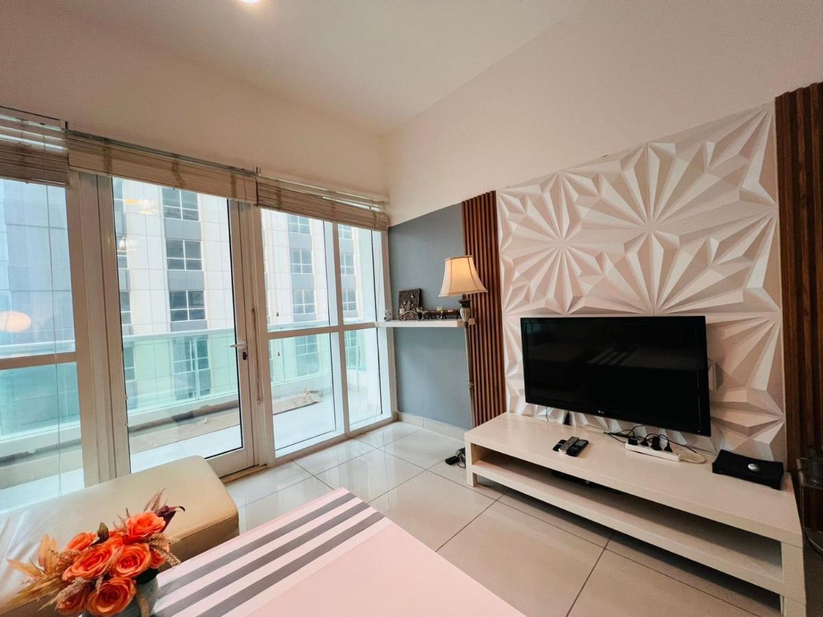 Apartamento Entire Private Self Catered Marina Dubái