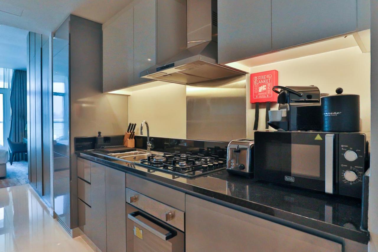 Appartement Higuests - Roomy And Chic With Panoramic Canal Views Dubaï
