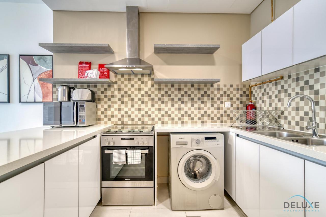 Of The Week Stylish 1br With Partial Burj Views By Deluxe Homes Dubaï