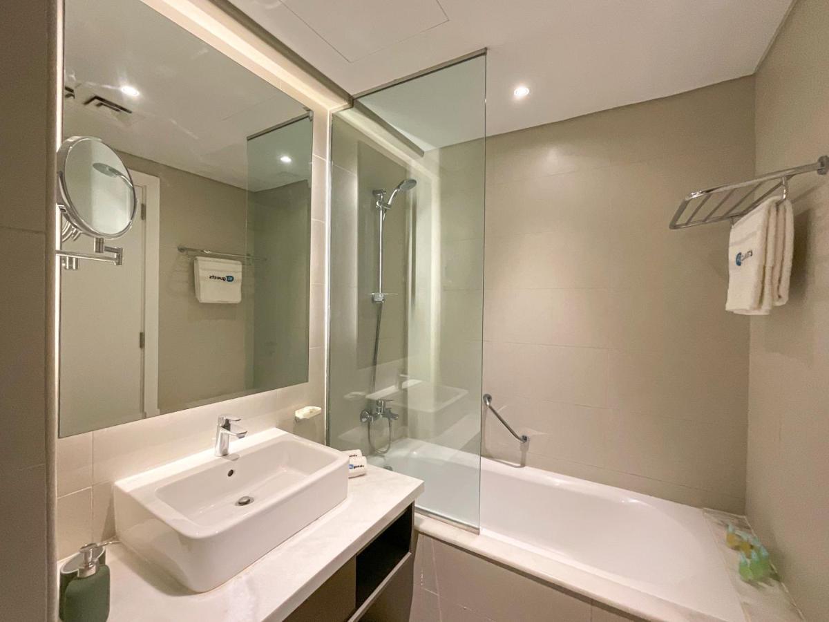 Lägenhet Higuests - Roomy And Chic With Panoramic Canal Views *