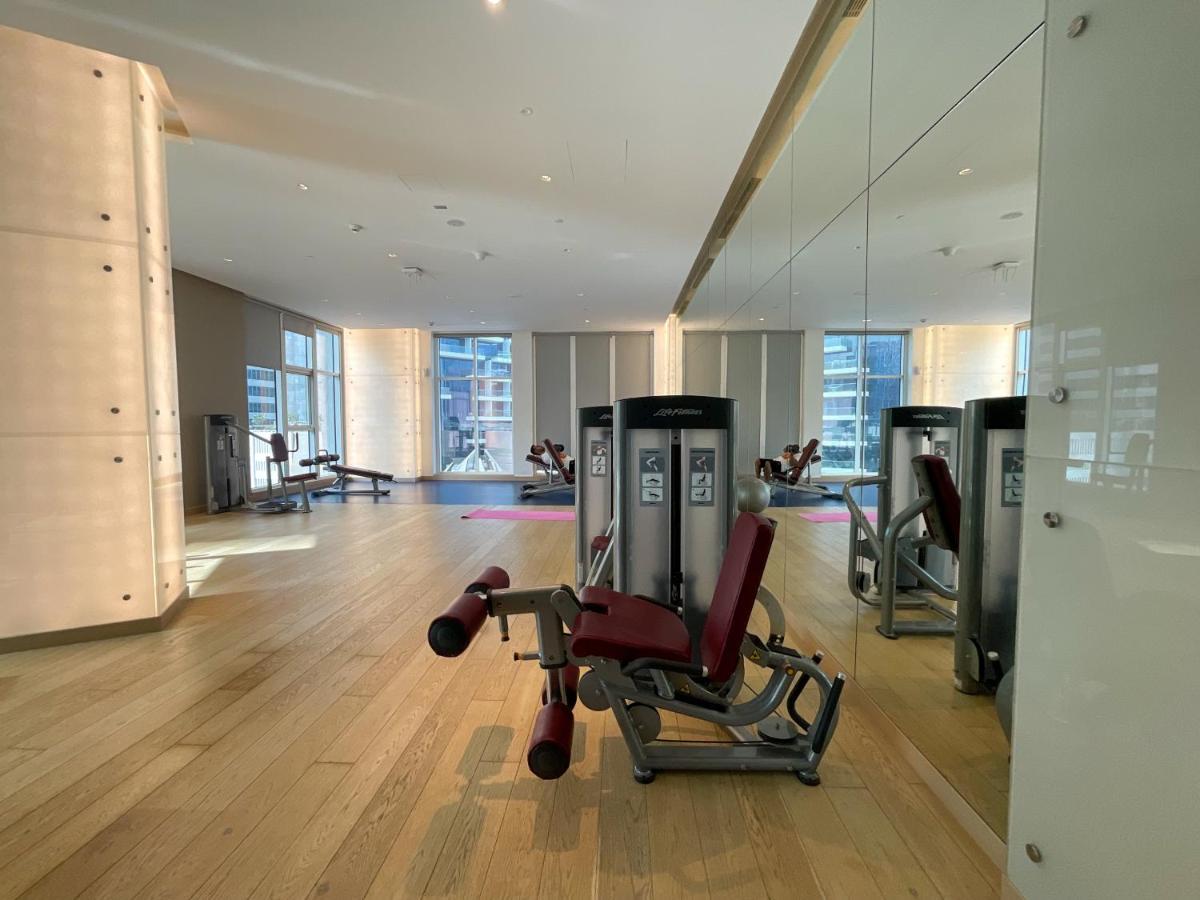 Higuests - Roomy And Chic With Panoramic Canal Views Appartement Dubaï