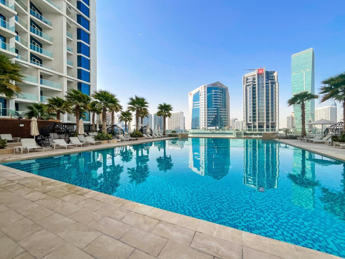 Higuests - Roomy And Chic With Panoramic Canal Views Dubaï
