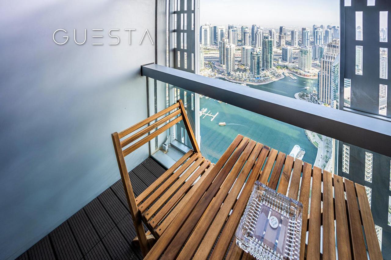 Cayan Tower, Marina * Dubái