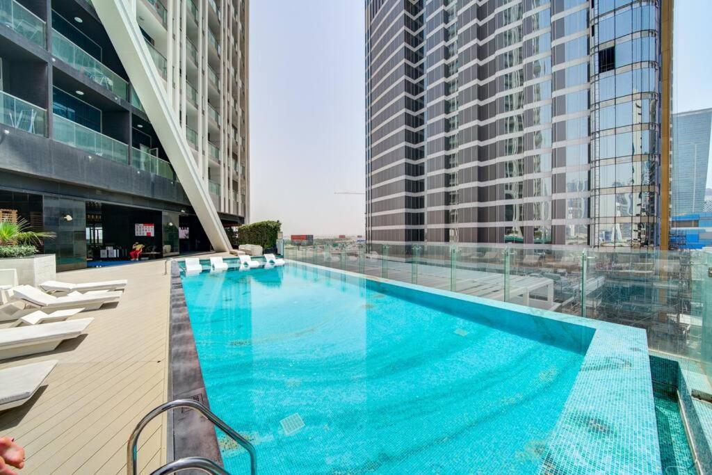Lovely In Business Bay Apartamento *