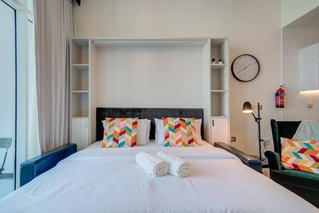 Lovely In Business Bay Apartamento