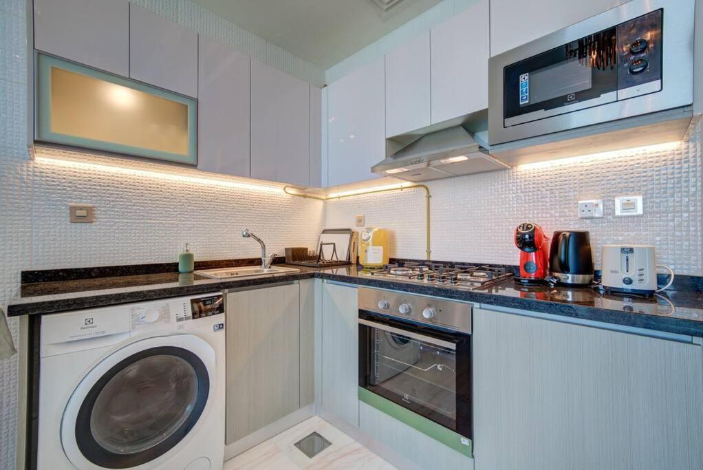 Lovely In Business Bay Apartamento