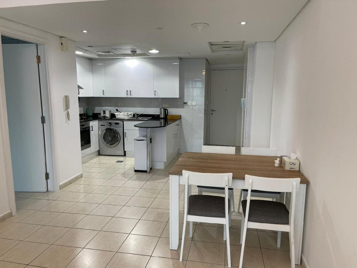 Modern Lake View 1 Bedroom Apt In Jlt Appartement