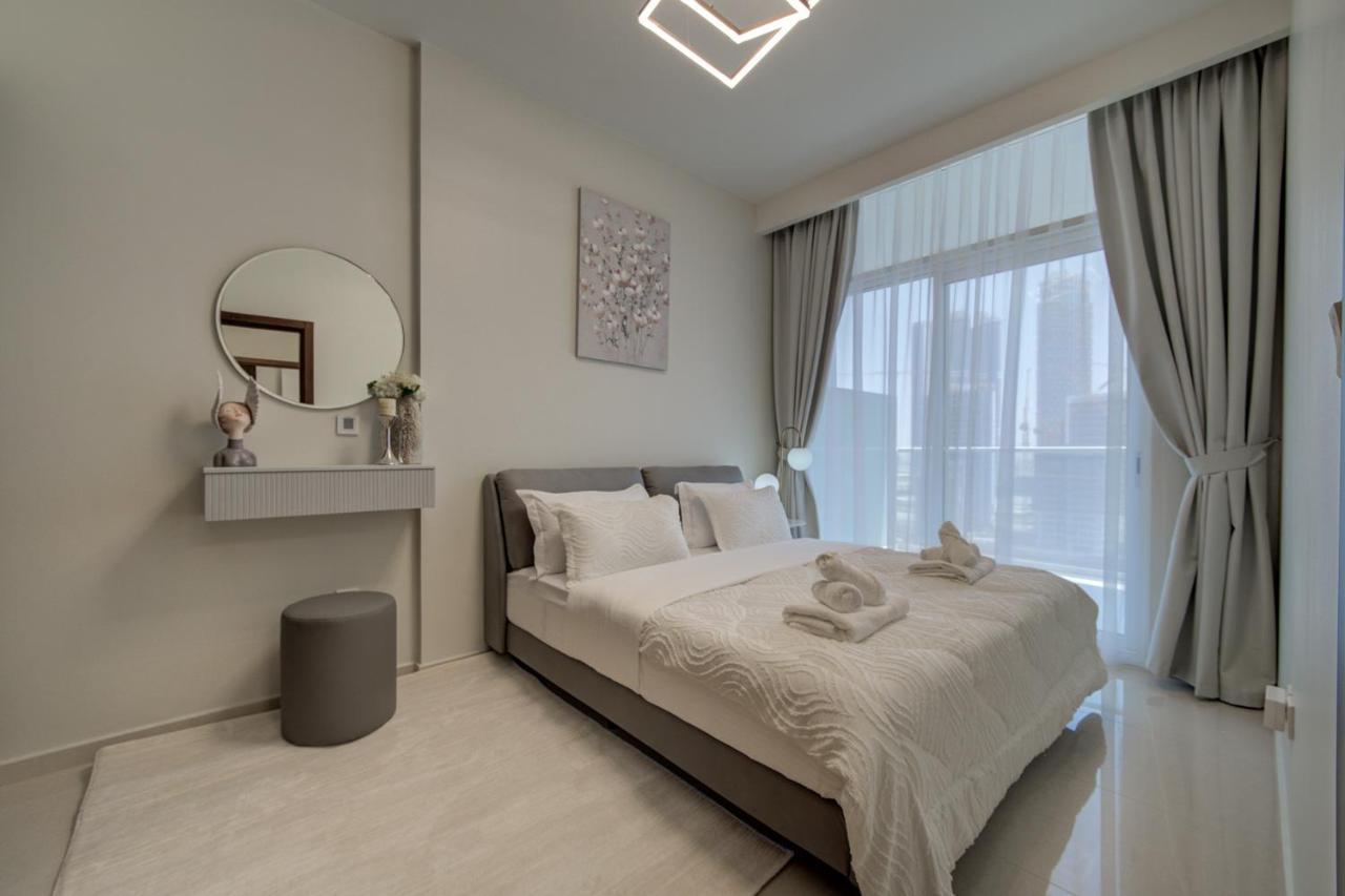 Premium 2br W Canal View Near Downtown Dubai