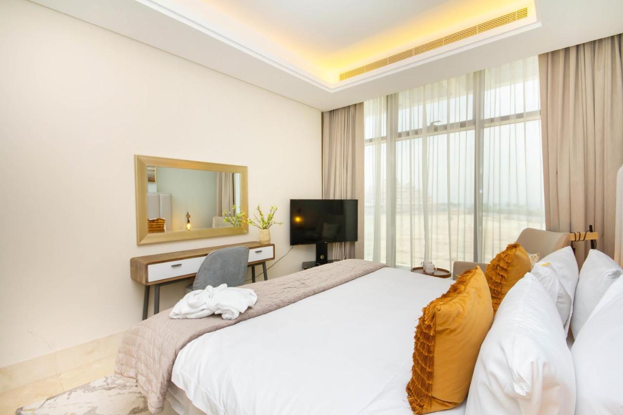 Bespoke Homes - Palm Jumeirah- 2 Bedroom Sea View With Pool & Access, The 8 * Dubai