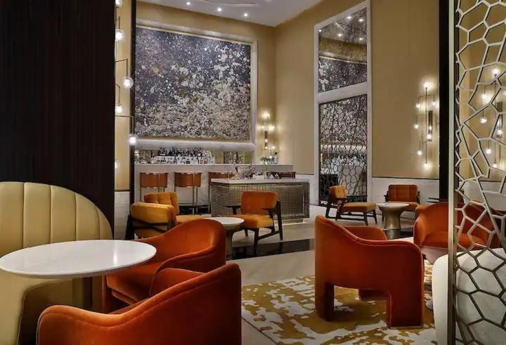 Apartment Palm Tower Where Luxury & View Meet In One Place