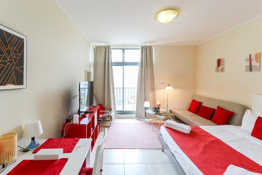 Rh - Beautiful Canal View, Sleek & Spacious Studio, Location * Dubai