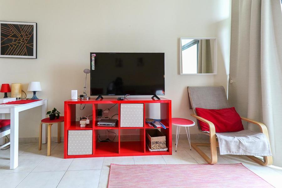 Rh - Beautiful Canal View, Sleek & Spacious Studio, Location * Dubai
