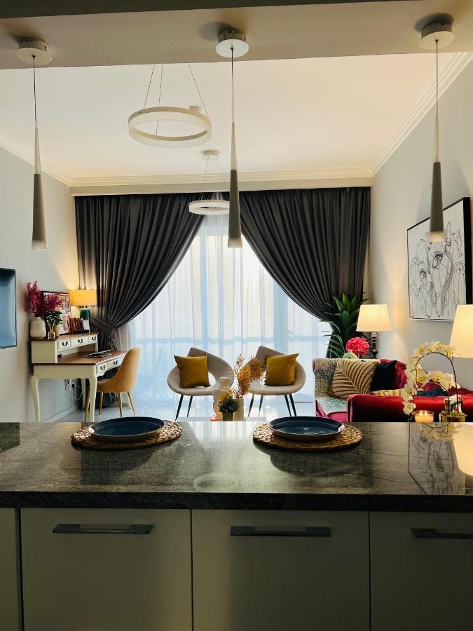 Amazing Park View! Jvc /new 1br * Dubai