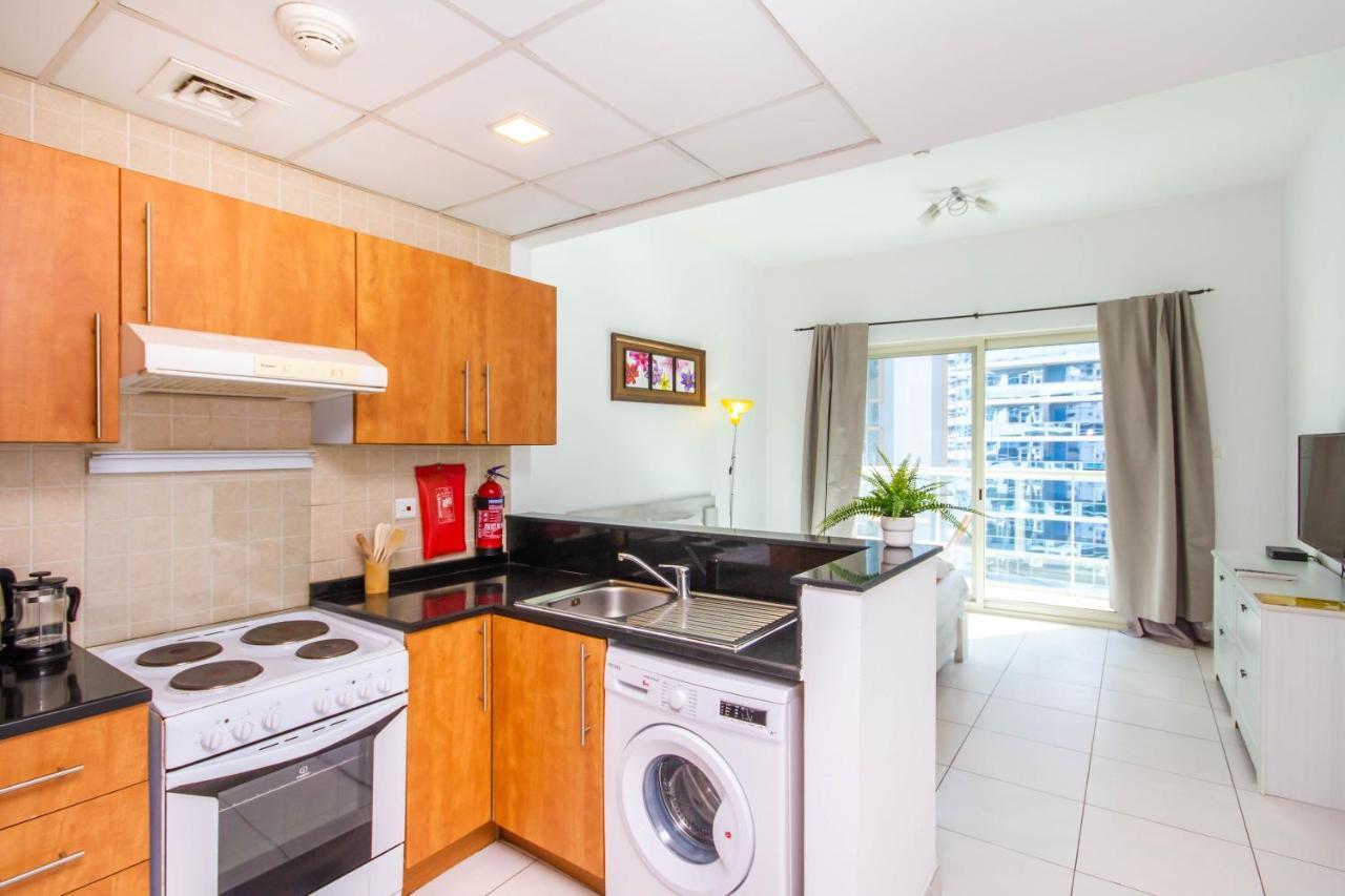 Apartment Bespoke Holiday Homes - Studio With Marina View Dubai