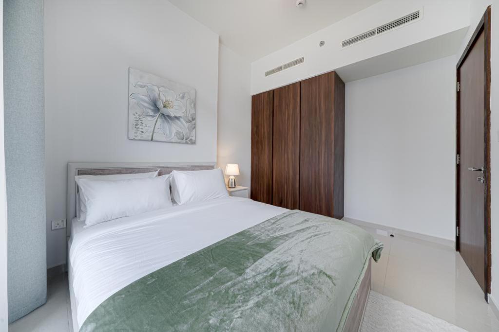 Cozy Brand New 1bd-business Bay- Burj Khalifa View * Dubái