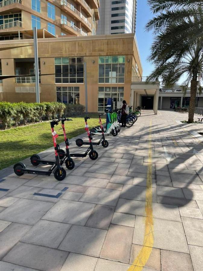 Lejlighed Near Metrocozy & Comfy 1br In Jlt Dubai