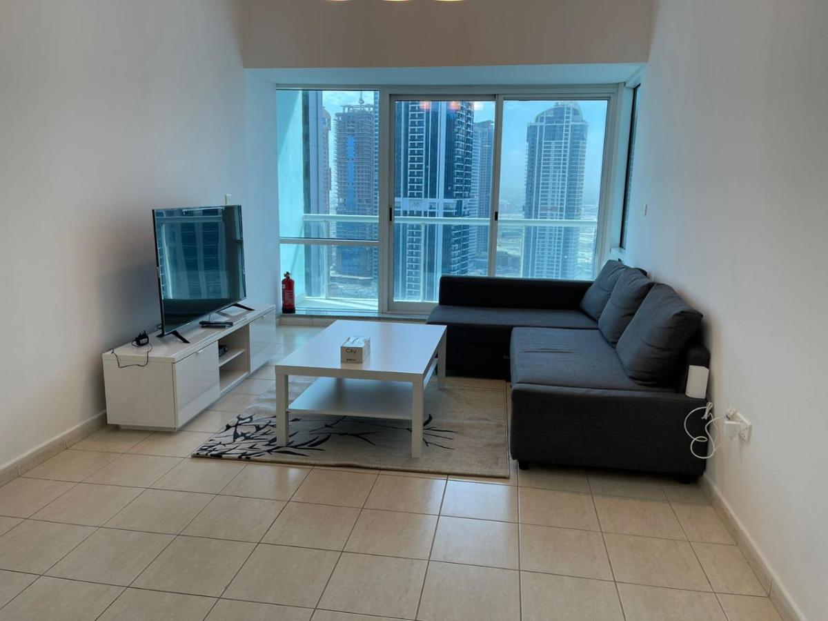 Appartement Modern Lake View 1 Bedroom Apt In Jlt Dubaï