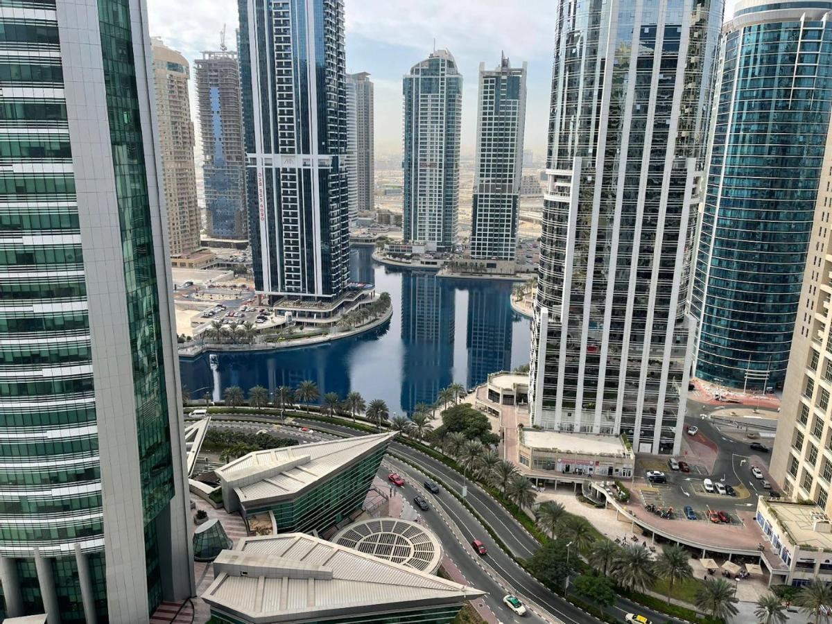 Appartement Modern Lake View 1 Bedroom Apt In Jlt Dubaï