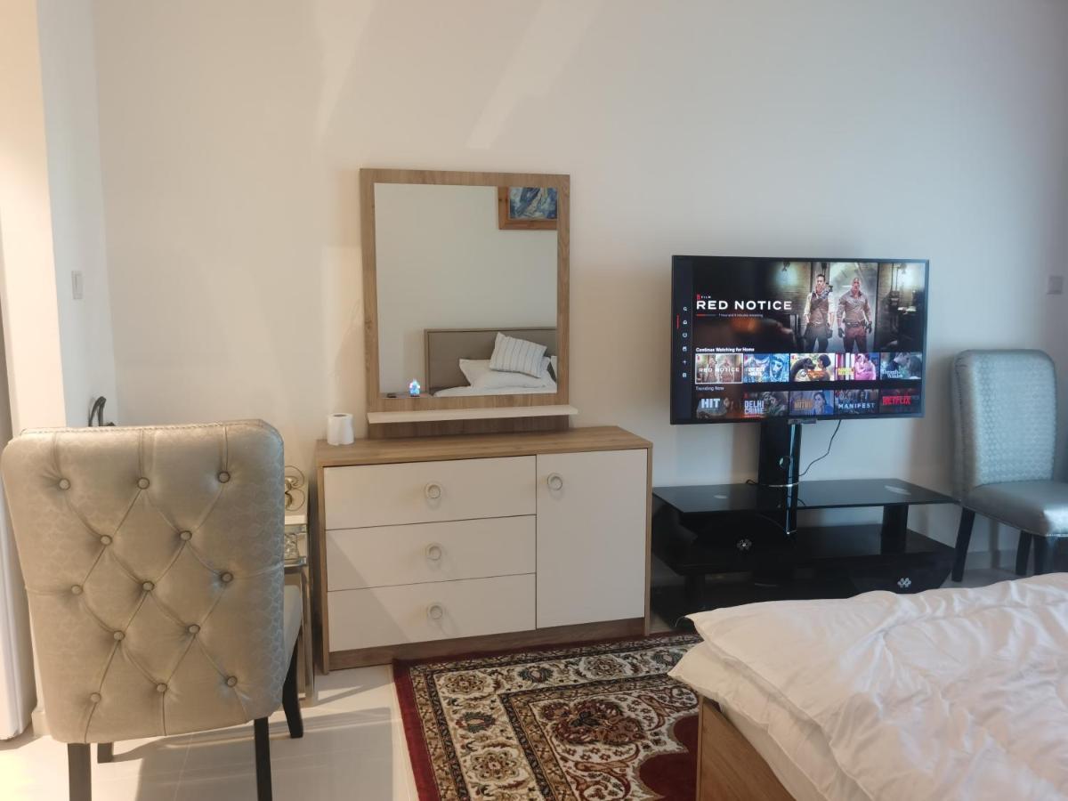 Appartement Heaven Escape Surrounded By Stunning Golf View High Floor -netflix-gym-pool -perfect Vacations Dubai
