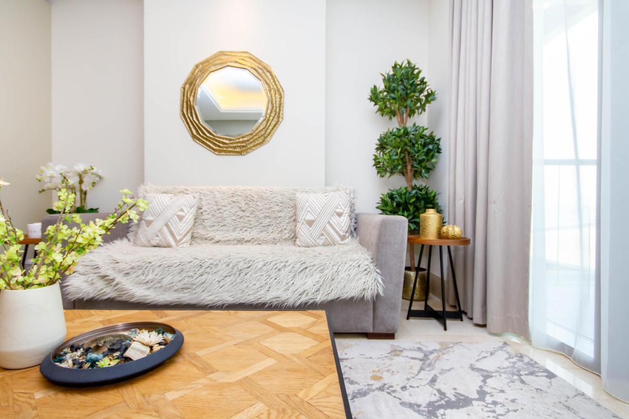 Bespoke Homes - Palm Jumeirah- 2 Bedroom Sea View With Pool & Access, The 8 Apartamento Dubái