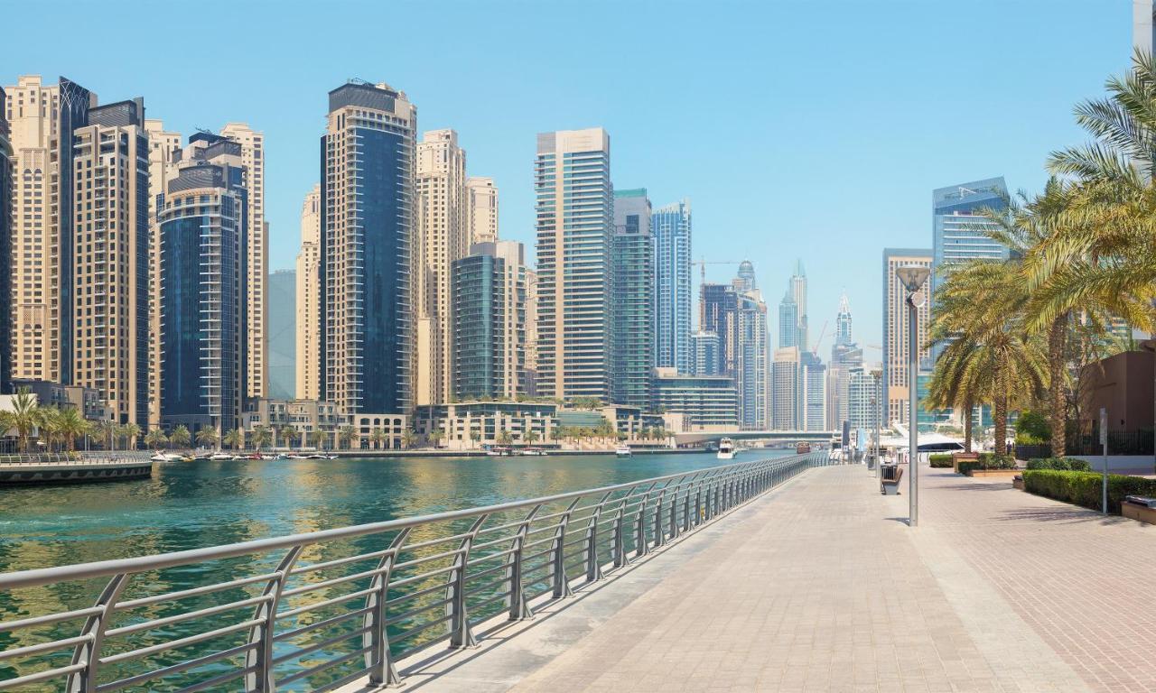Daniels 1br At Address With Marina View Dubai