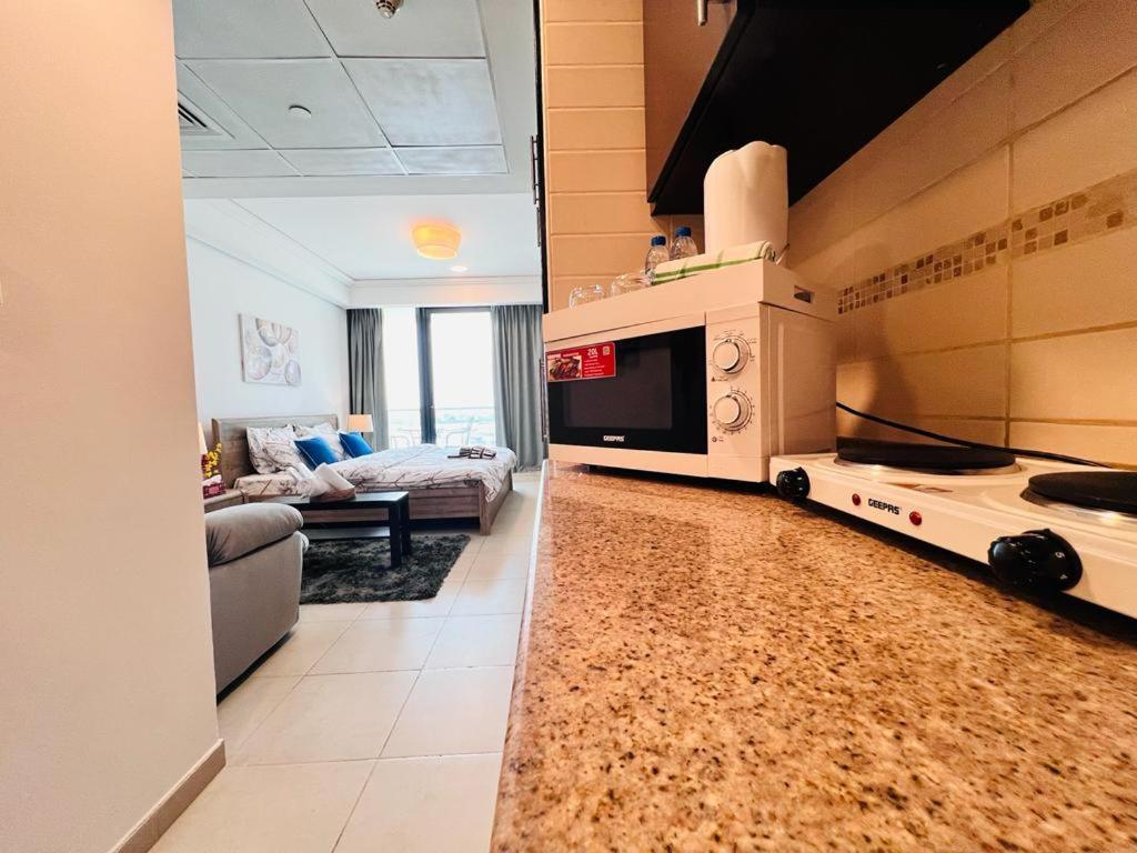 New Age Vacation Homes - Lovely Studio In Goldcrest Views 2, Jlt Apartamento
