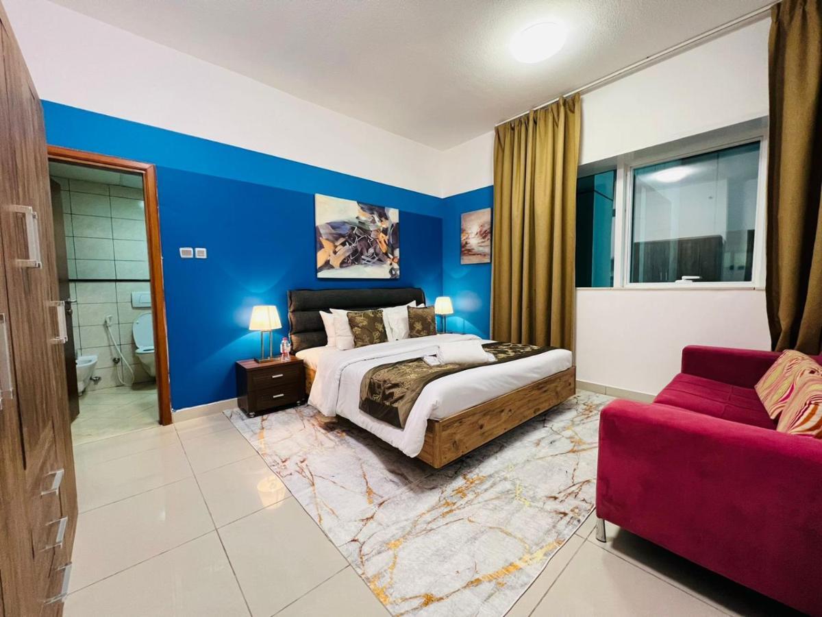 Entire Private Self Catered Marina Appartamento Dubai