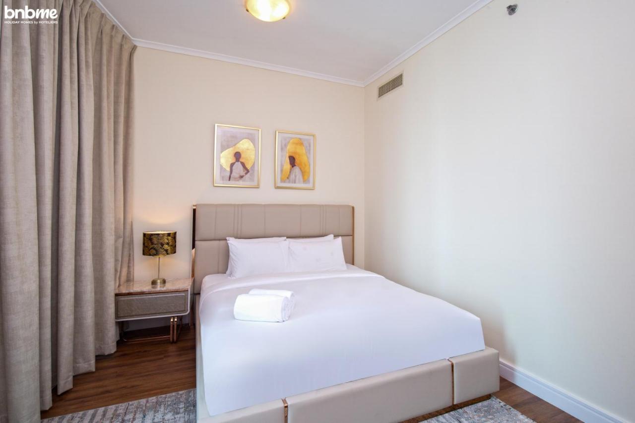 Bnbmehomes - Experience Luxurious Sky High Marina Living - 8044 Appartement Dubaï