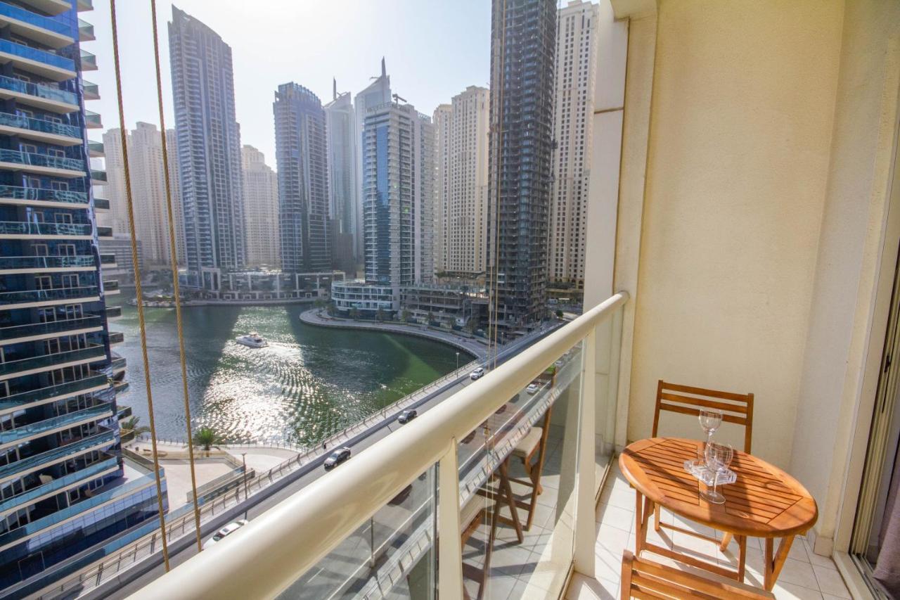 Bespoke Holiday Homes - Studio With Marina View Apartment *