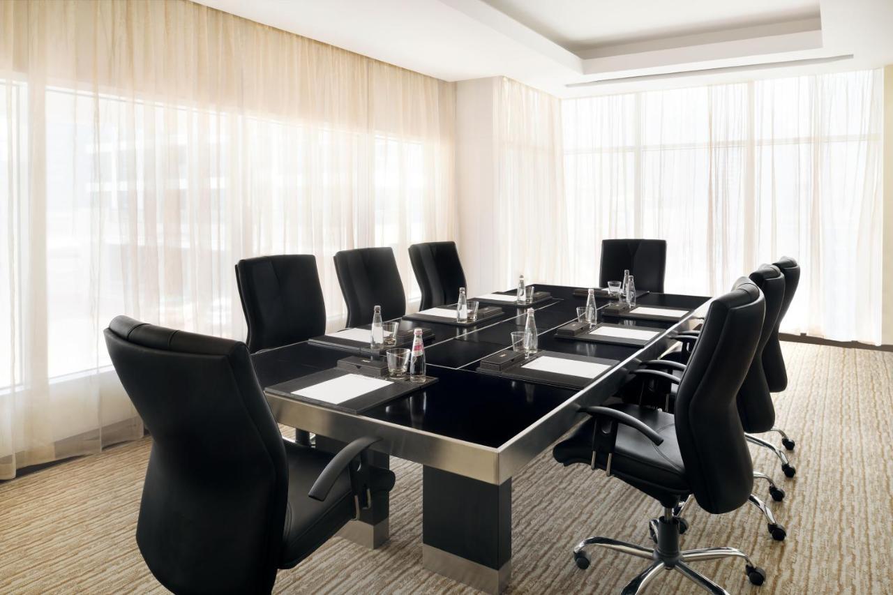 Moevenpick Jumeirah Lakes Towers Hotel 5*
