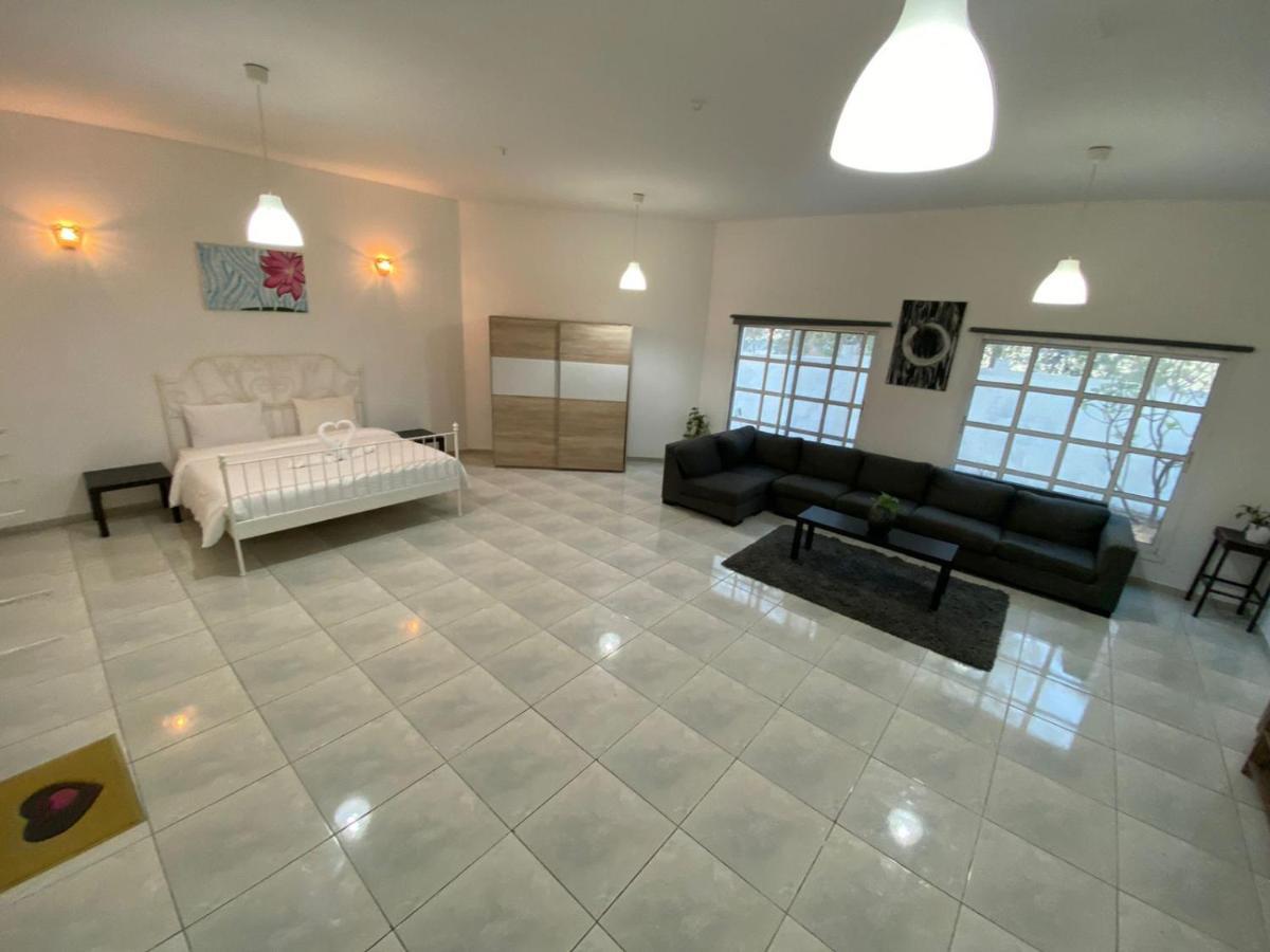 Pensión Comfortable Private In Compound Housing