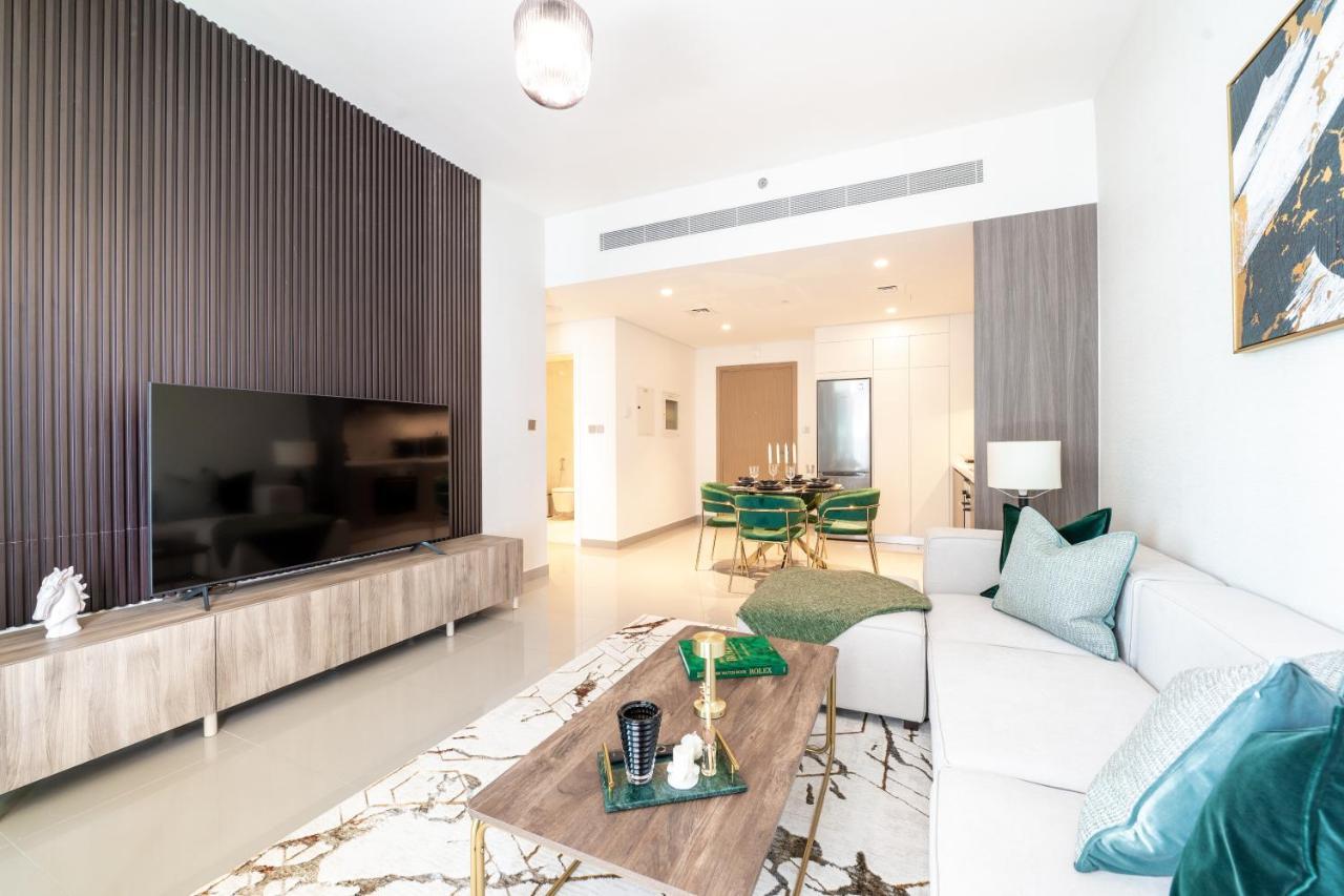 Stunning 1br Apt High Floor With Palm View & Private Beach At Emaar Beachfront *