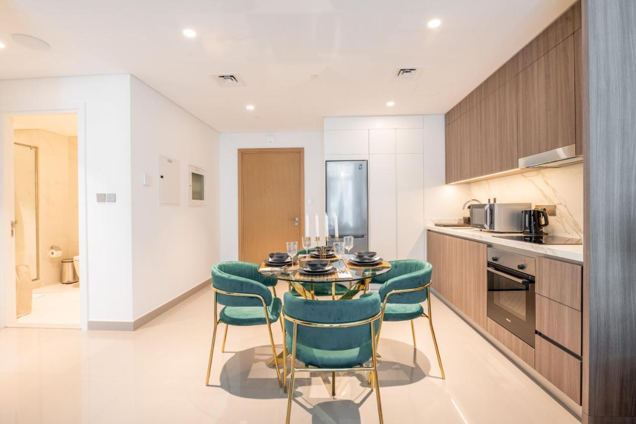 Appartement Stunning 1br Apt High Floor With Palm View & Private Beach At Emaar Beachfront Dubaï