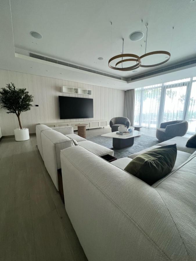 Appartement Stunning 1br Apt High Floor With Palm View & Private Beach At Emaar Beachfront Dubaï