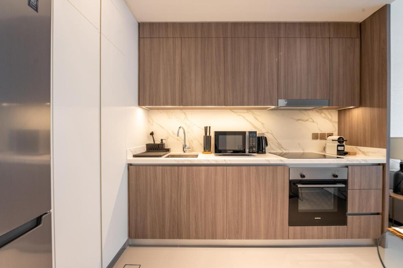 Stunning 1br Apt High Floor With Palm View & Private Beach At Emaar Beachfront Appartement *
