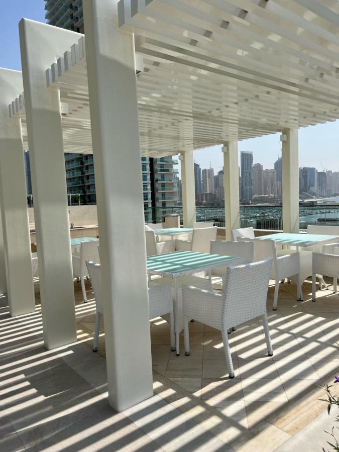 Stunning 1br Apt High Floor With Palm View & Private Beach At Emaar Beachfront Dubaï