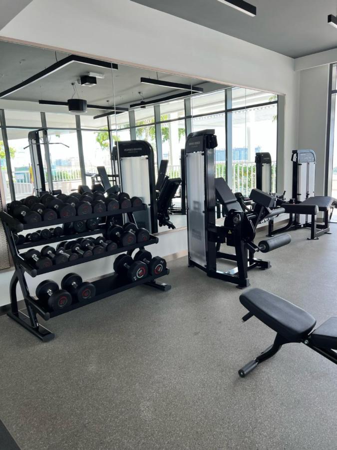 Stunning 1br Apt High Floor With Palm View & Private Beach At Emaar Beachfront Dubaï