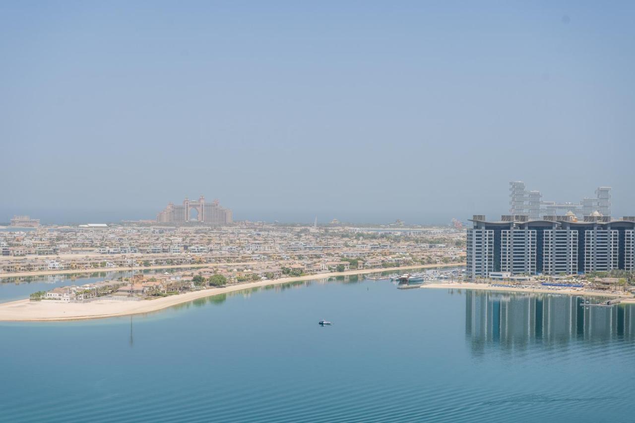 Appartement Stunning 1br Apt High Floor With Palm View & Private Beach At Emaar Beachfront Dubaï