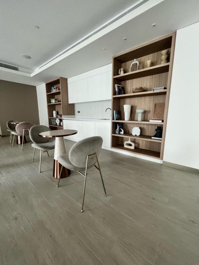 Stunning 1br Apt High Floor With Palm View & Private Beach At Emaar Beachfront Appartement Dubaï