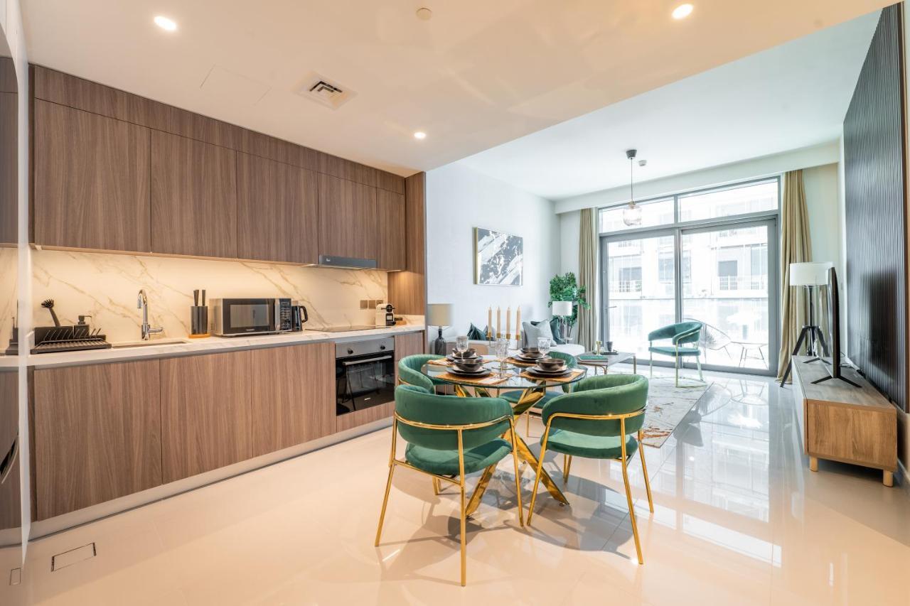 Stunning 1br Apt High Floor With Palm View & Private Beach At Emaar Beachfront *