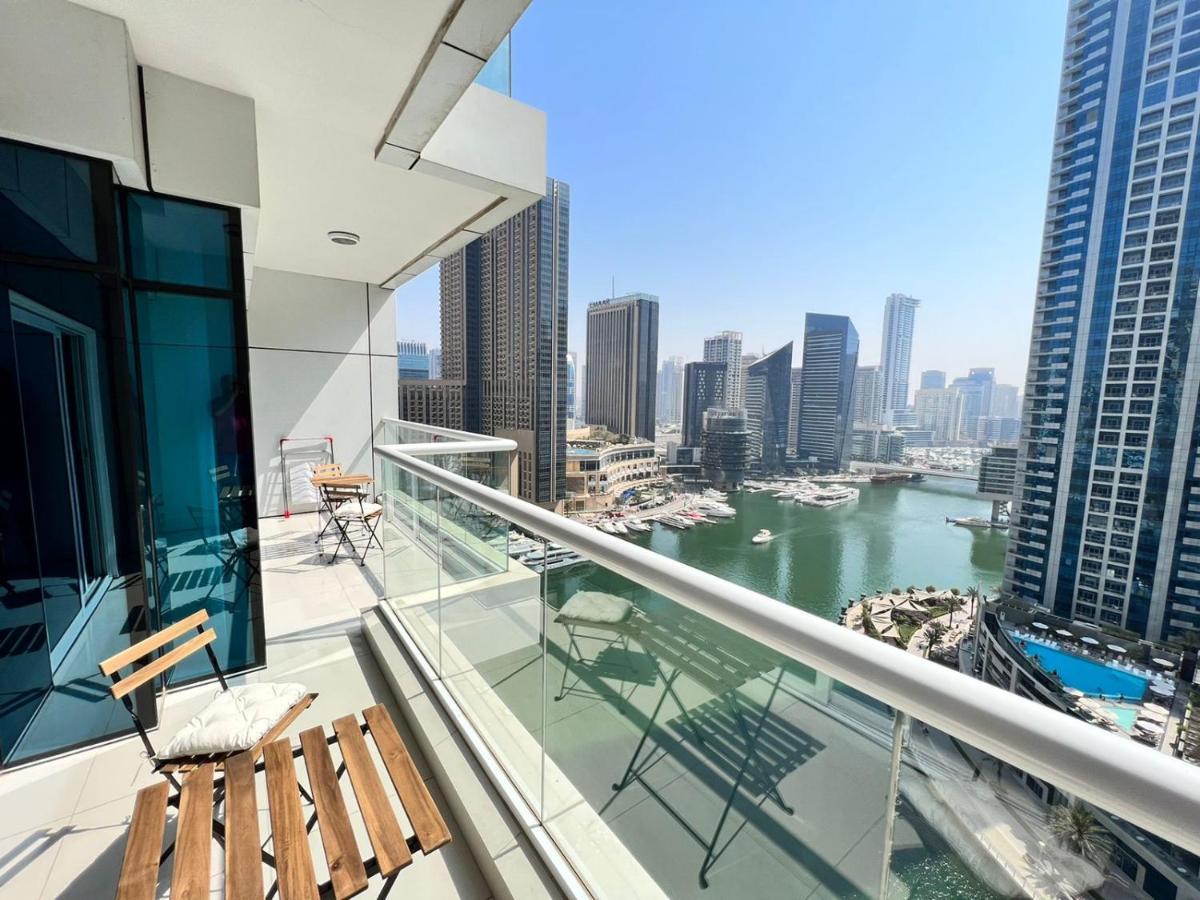 Lovely Unit With Marina View Semesterbostad