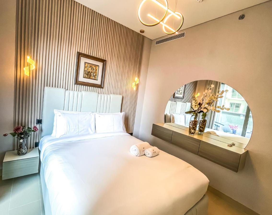 By Latinem Luxury 1br Cv A811 Near Burj Khalifa Apartemen